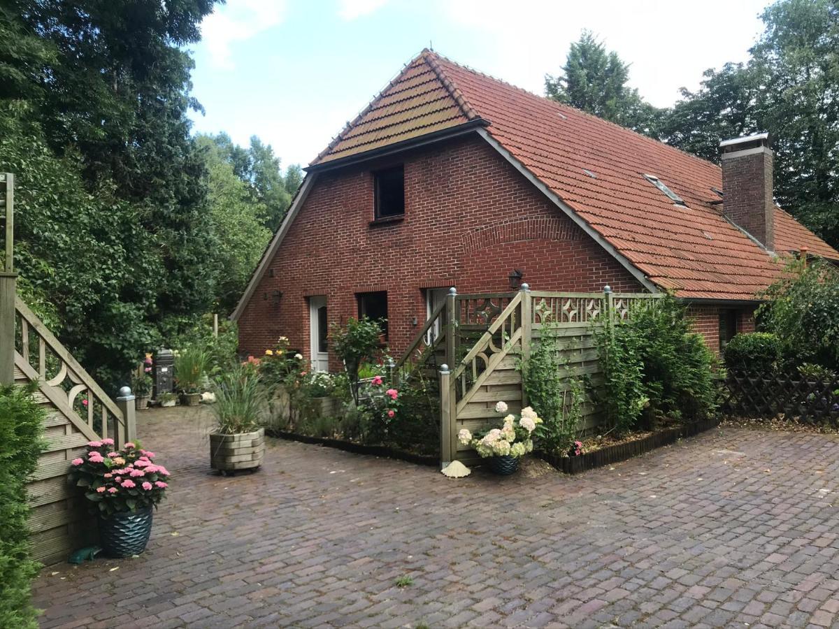 Ferienwohnung Gulfhaus, Mit Sauna Und Grossem Garten Apen Экстерьер фото