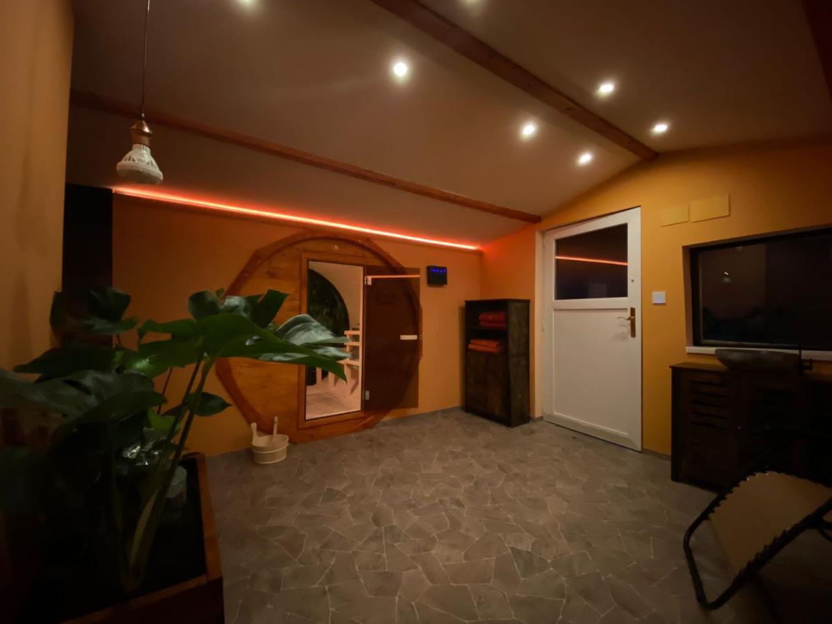 Ferienwohnung Gulfhaus, Mit Sauna Und Grossem Garten Apen Экстерьер фото